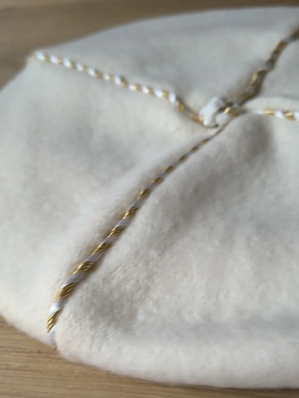 VTG Liz Claiborne Cream Wool Beret Hat Gold Metallic Trim Czech Republic NWOT